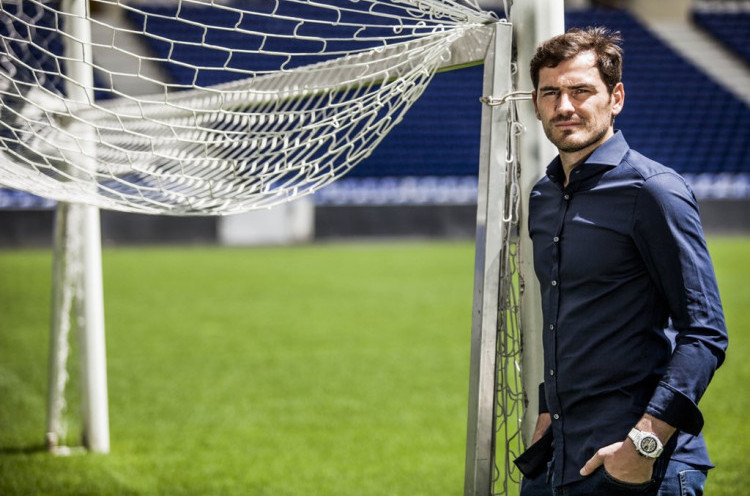 Iker Casillas Resmi Gantung Sarung Tangan