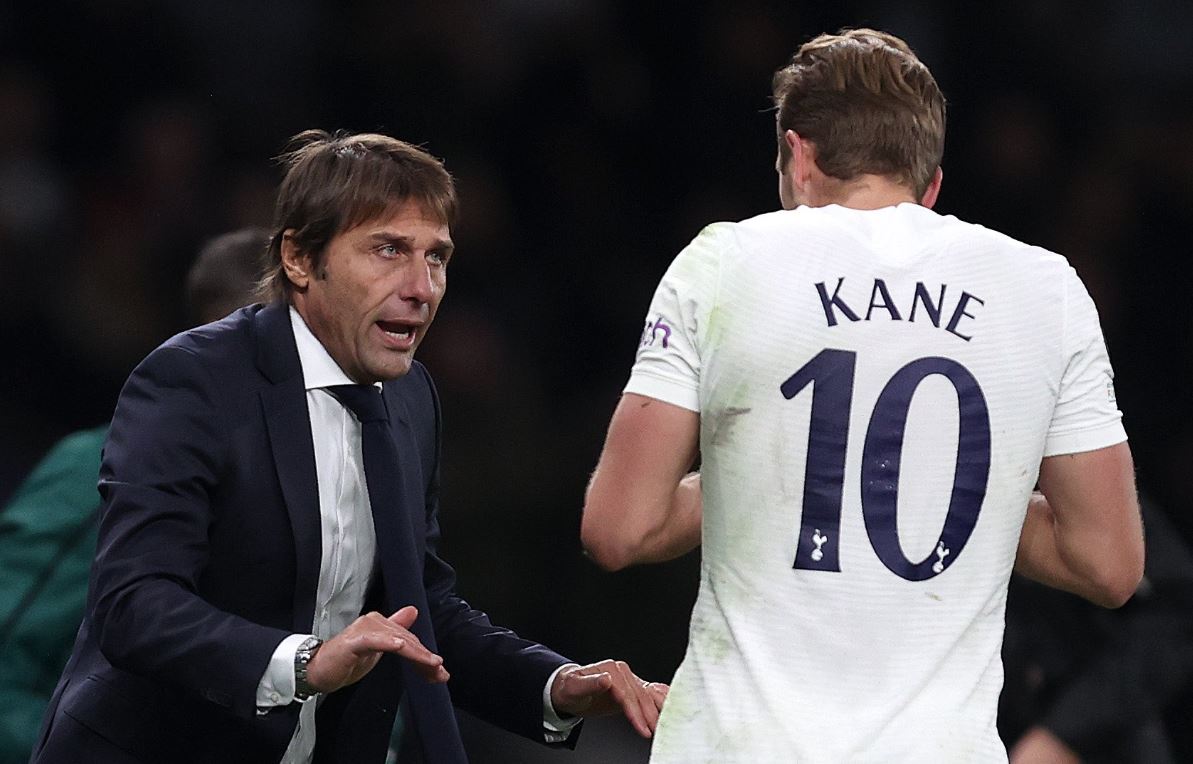 Bayern Munchen Bicara soal Harry Kane, Antonio Conte Kesal