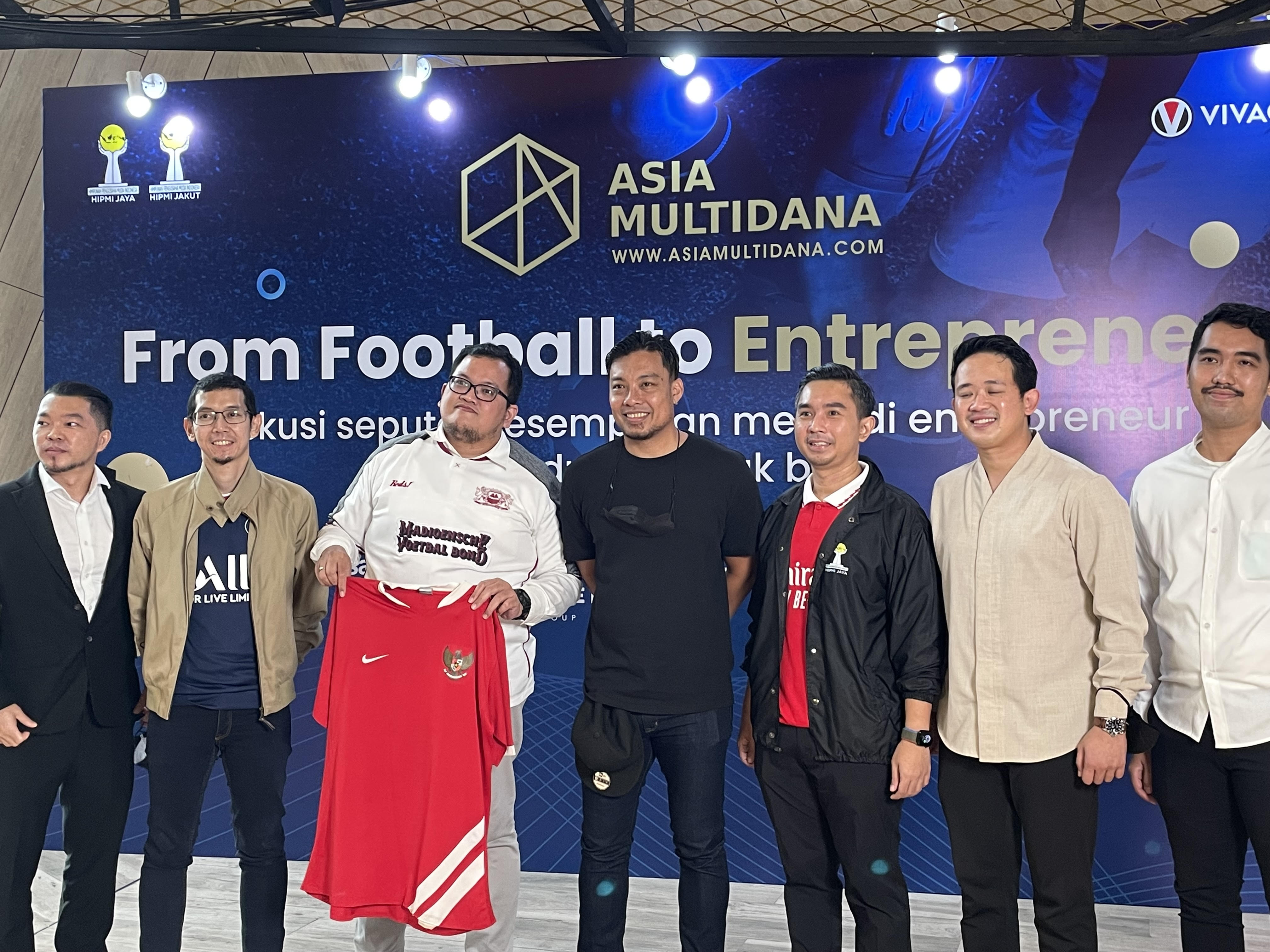 Hamka Hamzah Ajak Pesepak Bola Indonesia Mulai Berbisnis dari Sekarang