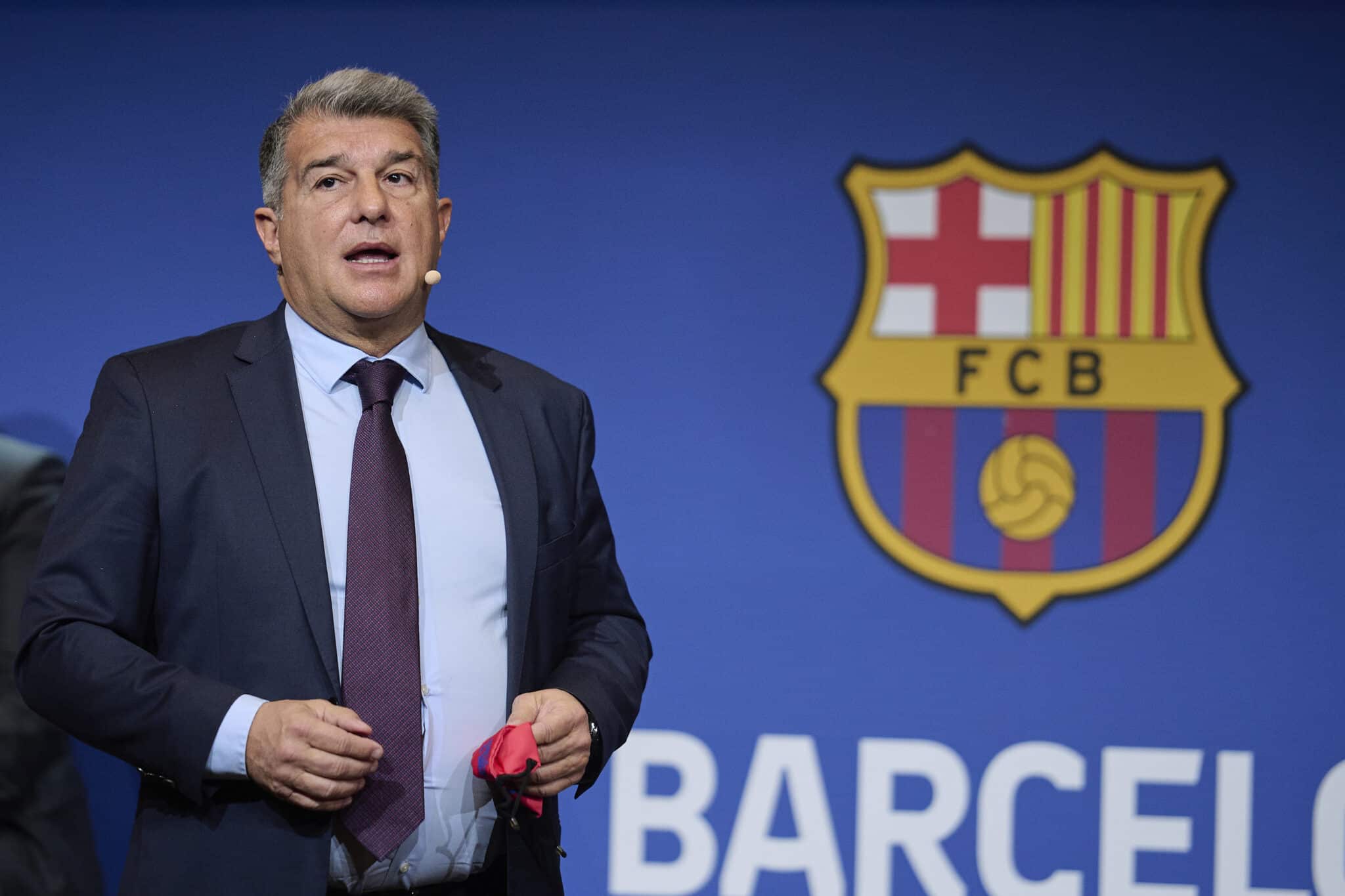 Gawat, Pemain Baru Barcelona Belum Bisa Didaftarkan ke LaLiga