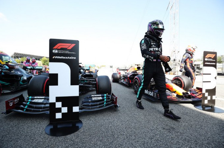 Kualifikasi F1 GP Spanyol: Verstappen Belum Bisa Ungguli Duet Mercedes