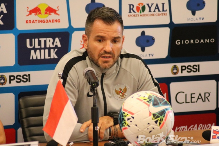 Putus Kontrak dengan Edson Tavares, Sinyal Kuat Simon McMenemy Merapat ke Persija