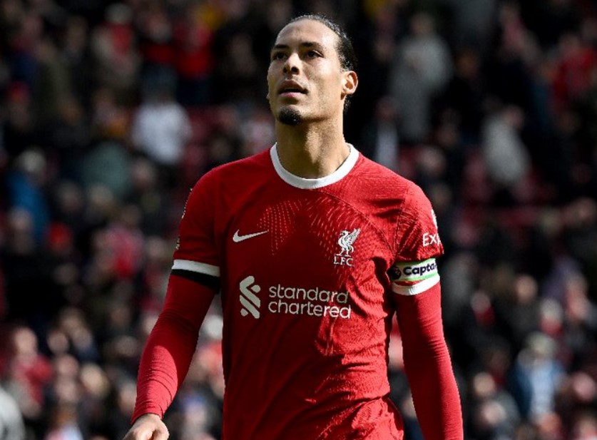 Premier League: Liverpool di Puncak Klasemen, Van Dijk Tak Mau Bahas Perebutan Trofi