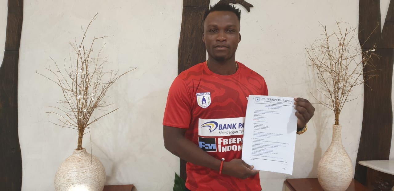 Ibrahim Conteh Resmi Gabung Persipura Jayapura