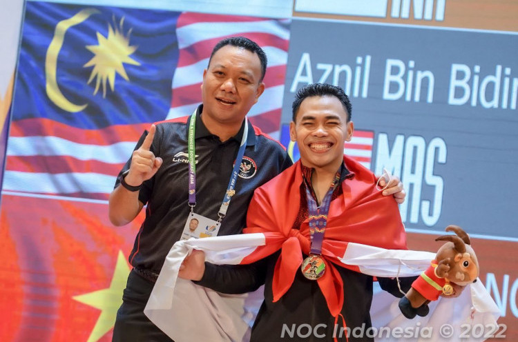 SEA Games 2021: Eko Yuli Sumbang Medali Emas dari Angkat Besi