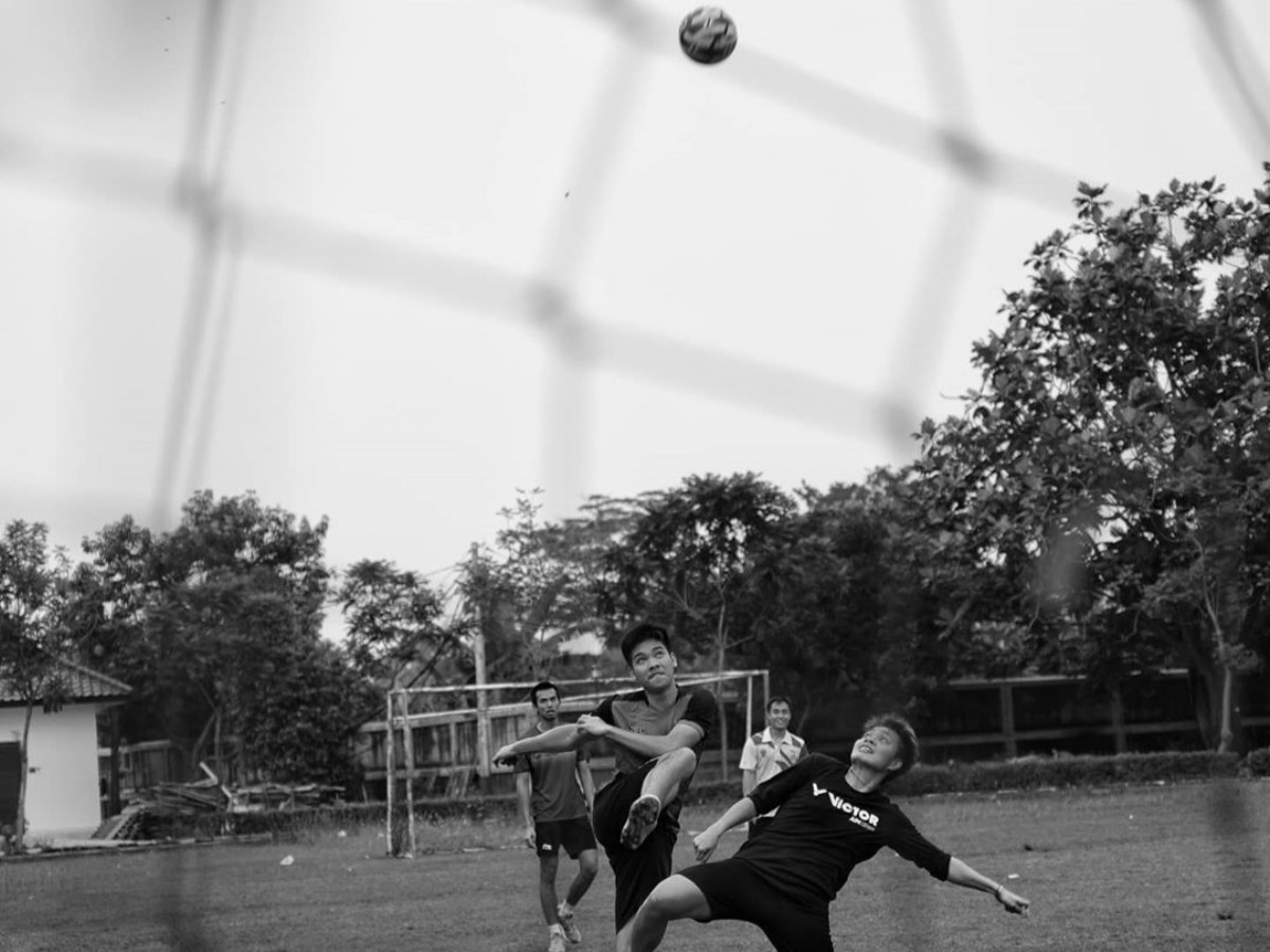 Pebulu Tangkis PBSI Usir Kebosanan dengan Main Sepak Bola