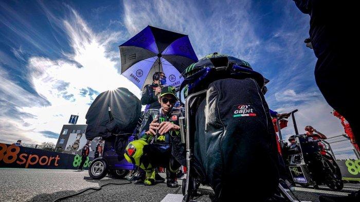 15 Tahun Berseragam Biru, Rossi Sudahi Asmara dengan Yamaha