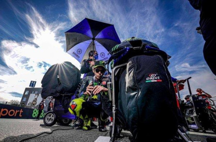 15 Tahun Berseragam Biru, Rossi Sudahi Asmara dengan Yamaha