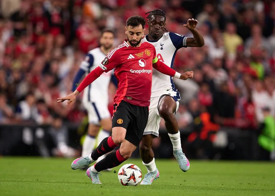 Untuk Bantu Manchester United, Bruno Fernandes Bersedia Dijual