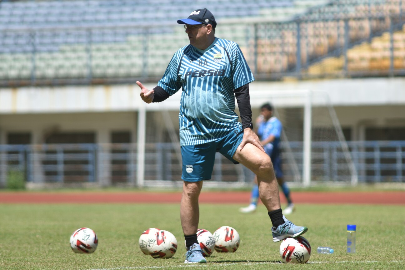 Alasan Persib Hanya Bawa 20 Pemain Lawan Persebaya, Kesulitan Keuangan