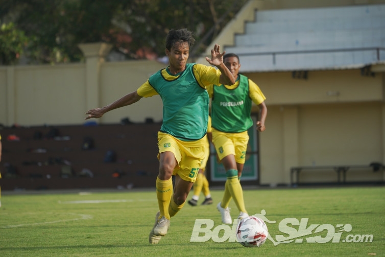 Ladeni Persik, Skuat Muda Persebaya Siap Meledak