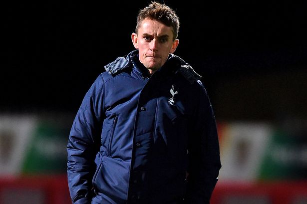 Manchester United Gaet Pelatih Muda