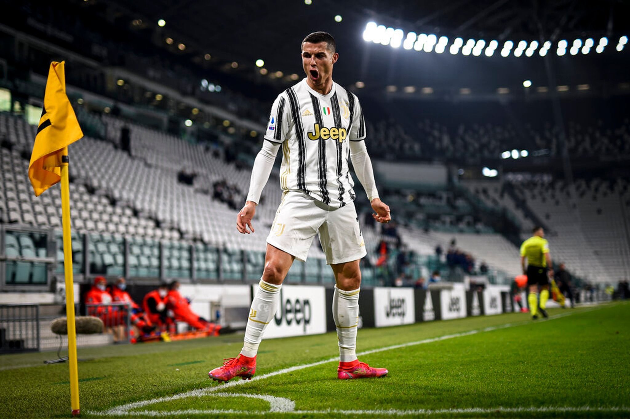 Hat-trick Sempurna Cristiano Ronaldo dan Penghormatan untuk Pele