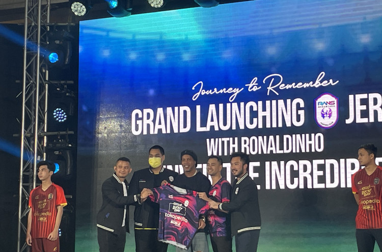Ronaldinho Meriahkan Peluncuran Jersey Terbaru RANS Nusantara FC