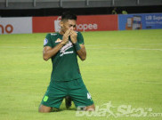 Tangis Haru Riswan Lauhin Usai Persebaya Tumbangkan Persita
