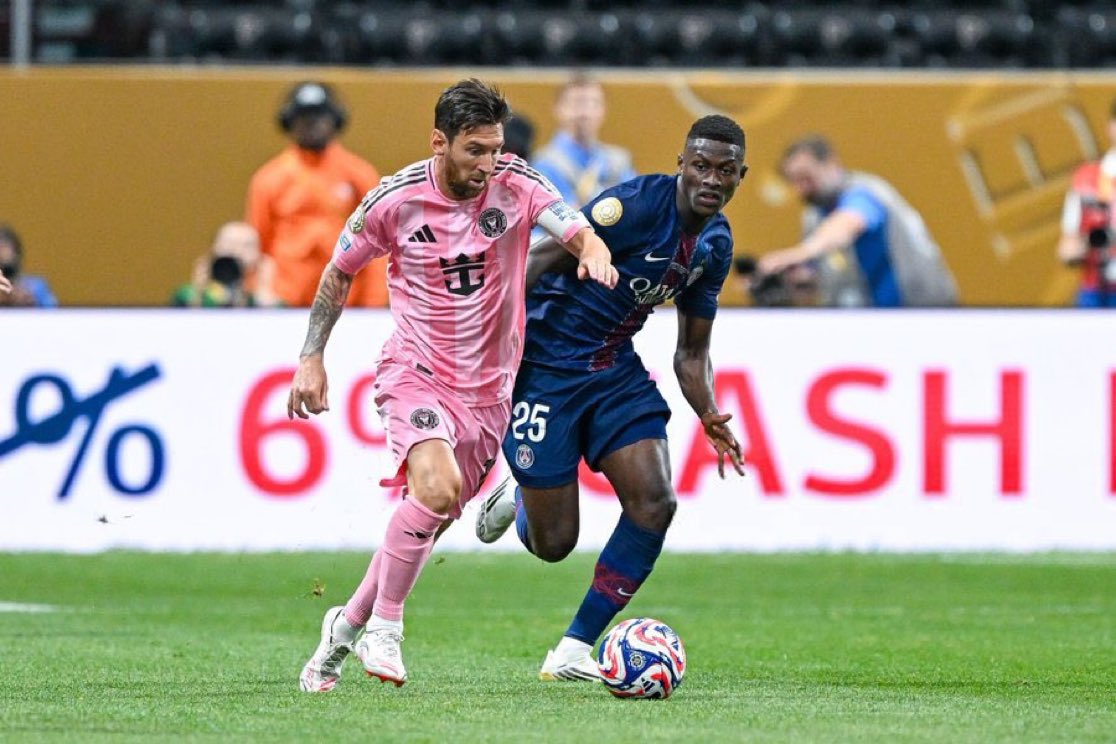 Inter Miami Disikat PSG, Ibrahimovic Sebut Lionel Messi Main dengan Patung