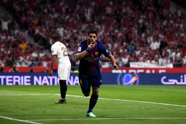 Suarez Sambut Pogba di Barcelona 