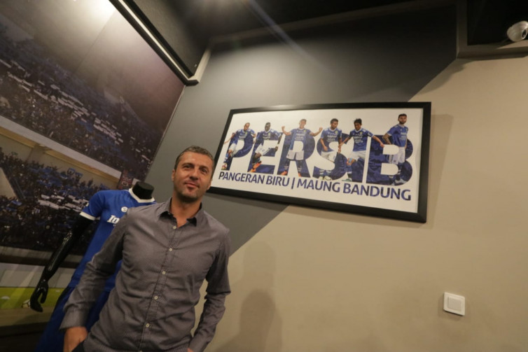 Miljan Radovic Ganti Tiga Asisten Pelatih di Persib Bandung
