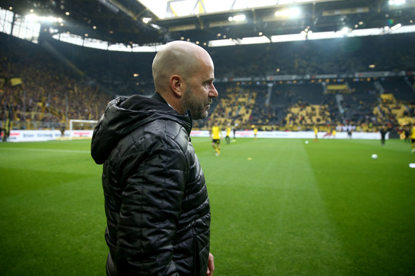Gagal Menang dalam 8 Laga, Dortmund Depak Bosz