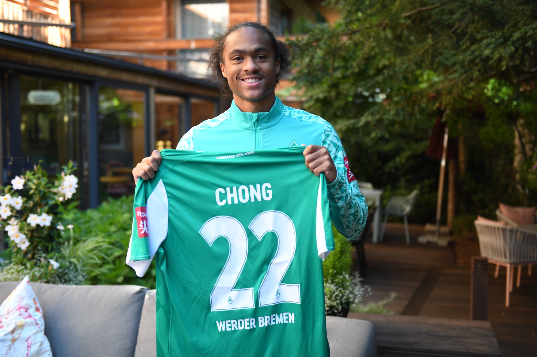 Manchester United Resmi Sekolahkan Tahith Chong ke Werder Bremen