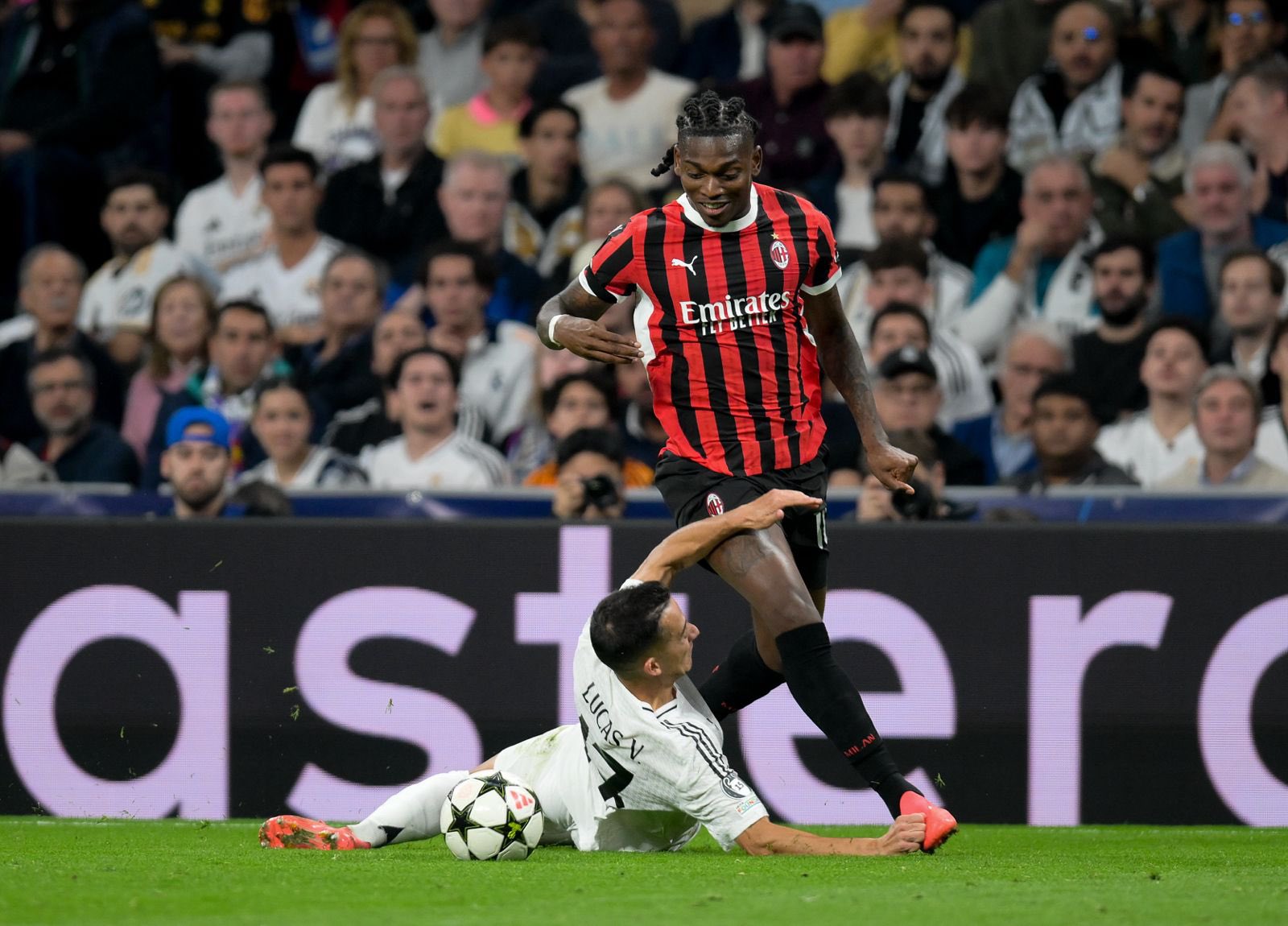 Slovan Bratislava Vs AC Milan: Rafael Leao Cadangan Lagi