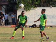 Pemain Asing Persebaya Under Performance, Djanur Mengedepankan Pendekatan Dialog