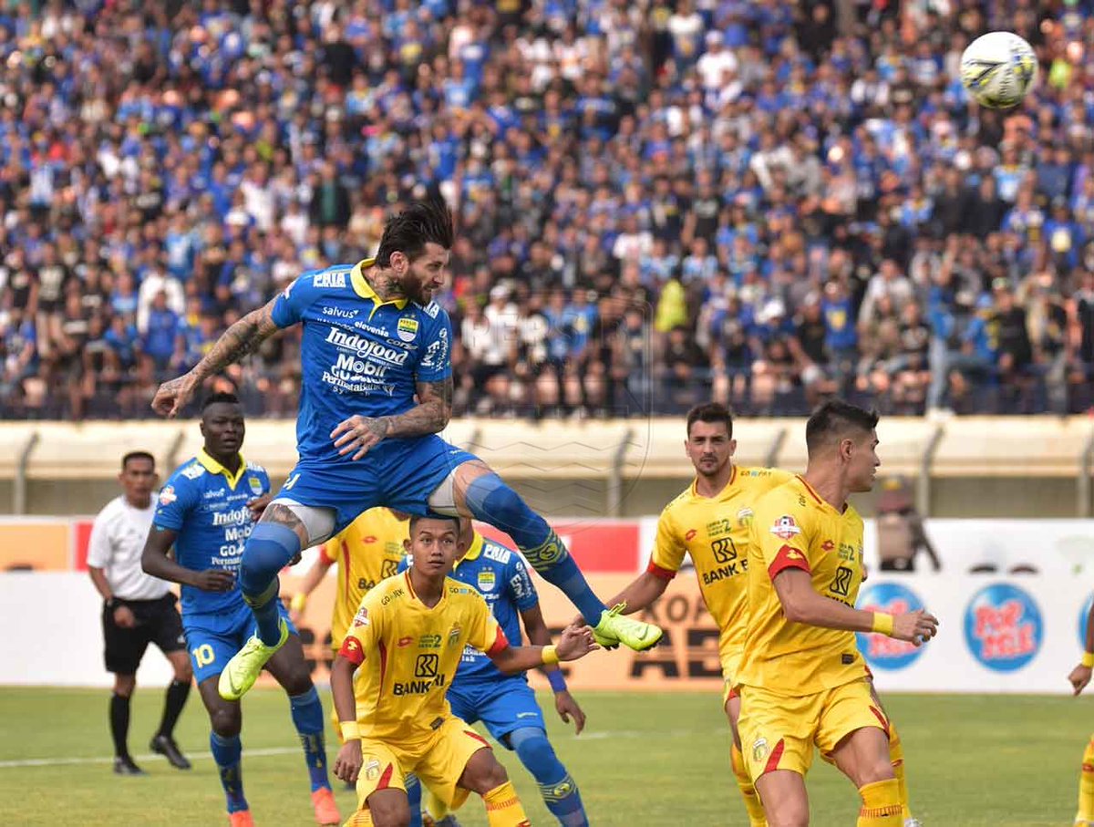 Persib Bandung 1-2 Bhayangkara FC: Maung Bandung Gigit Jari