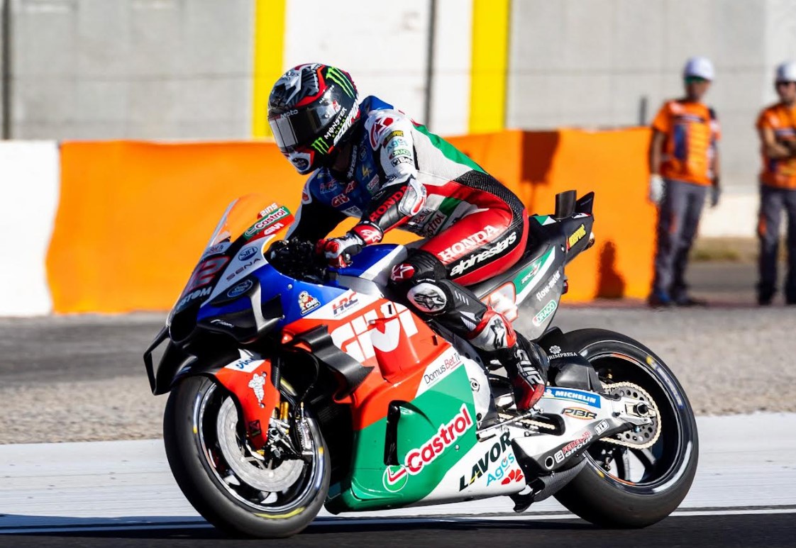 Dibebani Rasa Sakit, Rins Lega Dapat Selesaikan Sprint Race