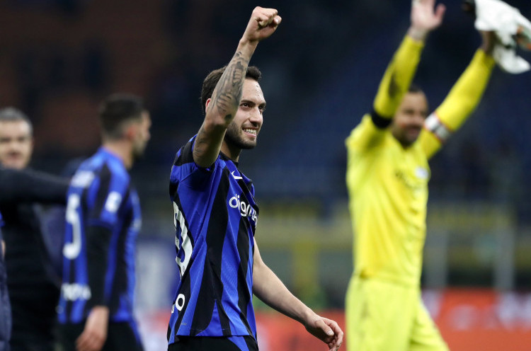 Demi Inter, Hakan Calhanoglu Rela Dibenci Separuh Kota Milan