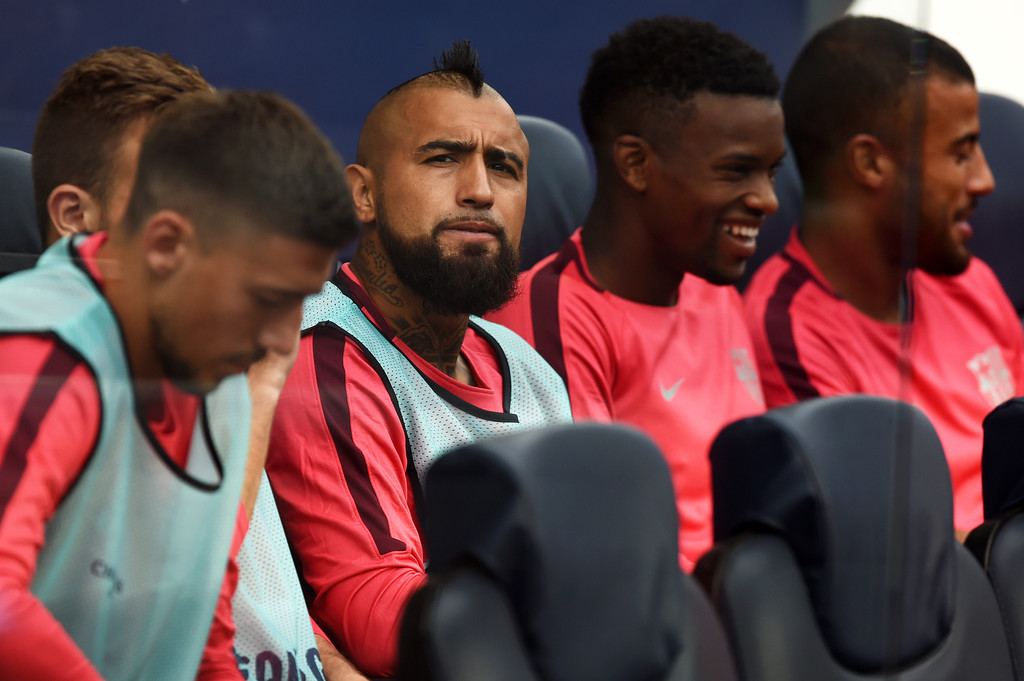Arturo Vidal Tidak Menghormati Pelatih dan Rekan Setimnya di Barcelona