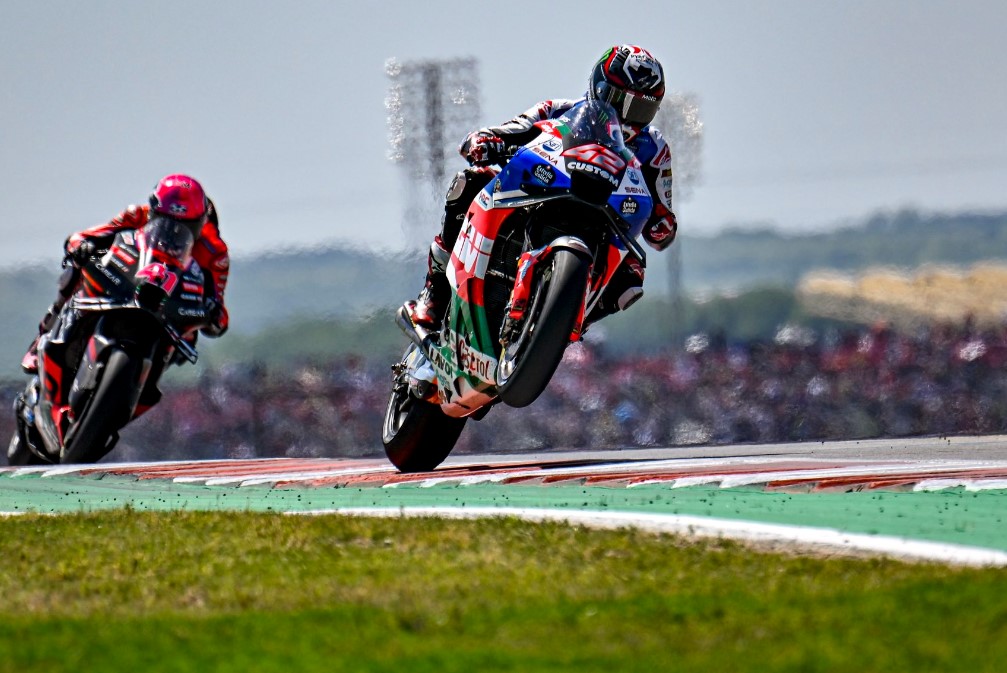 MotoGP Amerika Serikat 2023: Banyak Pembalap Tumbang, Alex Rins Juara