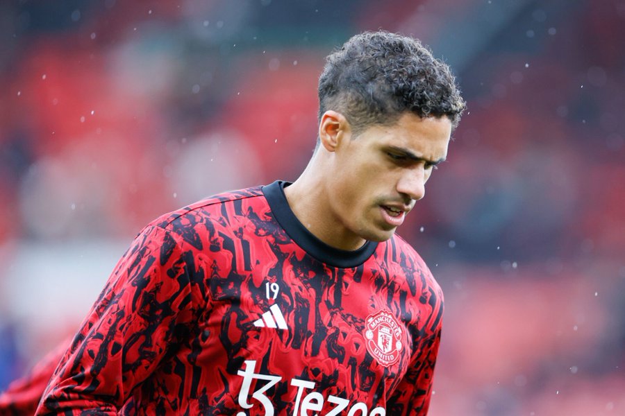 Raphael Varane Cium Gelagat Buruk dari Manchester United