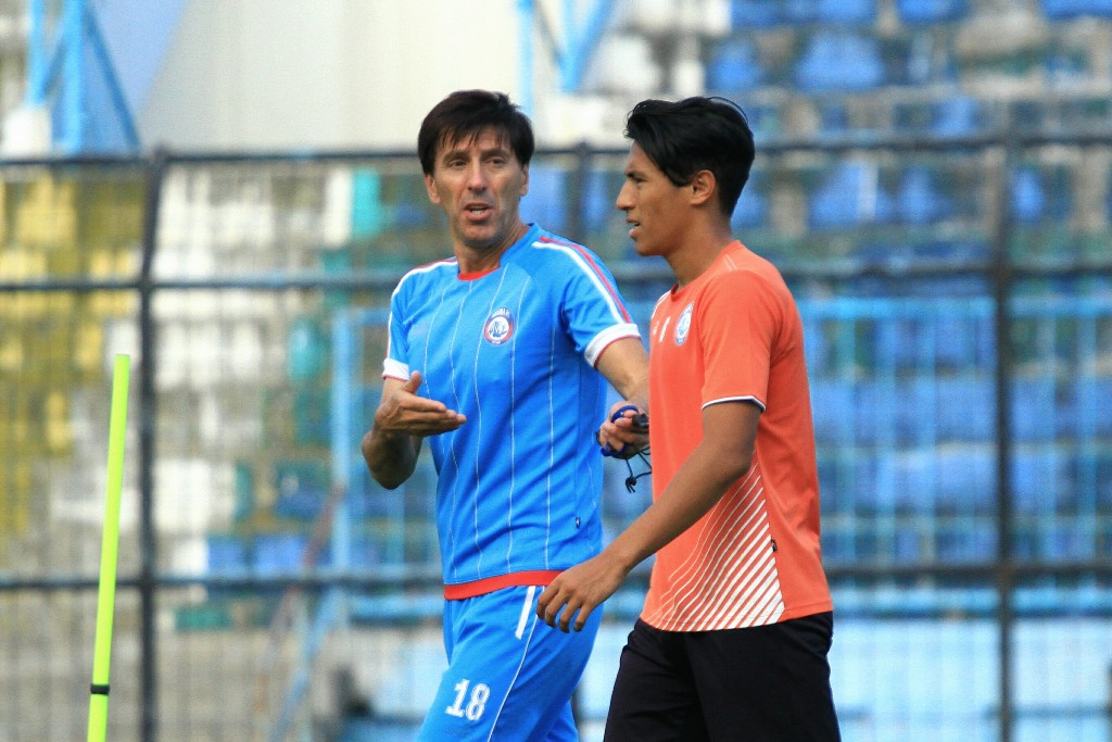 Tim Pelatih Ditambah 5 Pemain Dicoret Arema FC Menyambut Musim Baru