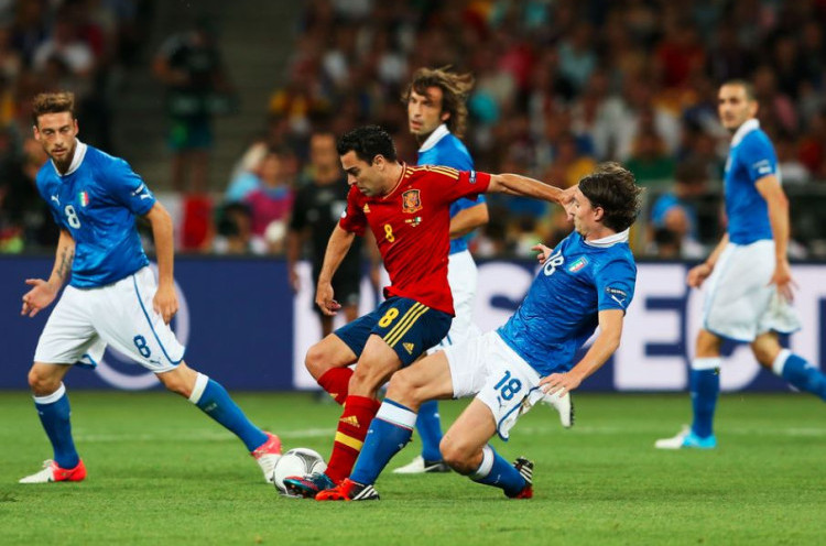 Nostalgia - Duel Maestro dan Dominasi Spanyol atas Italia di Piala Eropa 2012