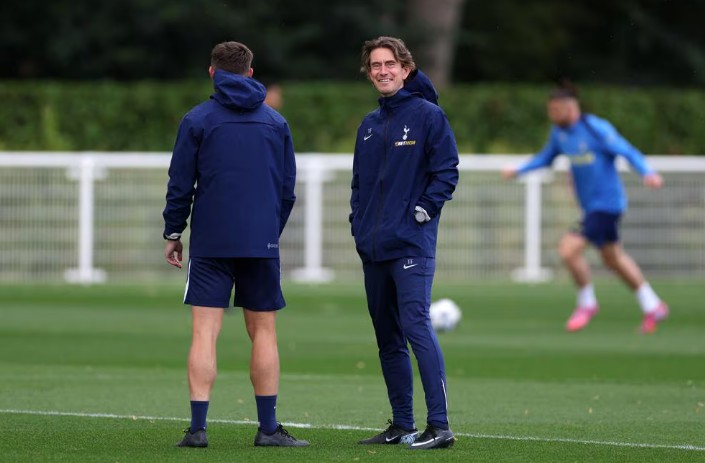 Laga Debut, Pelatih Tottenham Hotspur Thomas Frank Tak Sabar Dengarkan Anthem Liga Champions