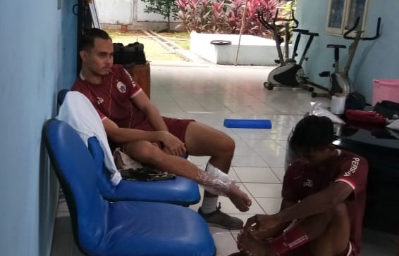 Proses Penyembuhan Berjalan Lancar, Rezaldi Hehanussa Bisa Merumput Satu Bulan Lagi