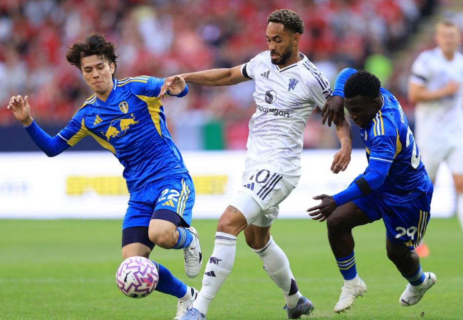 The Roses Derby, Manchester United Akan Diuji di Markas Leeds United