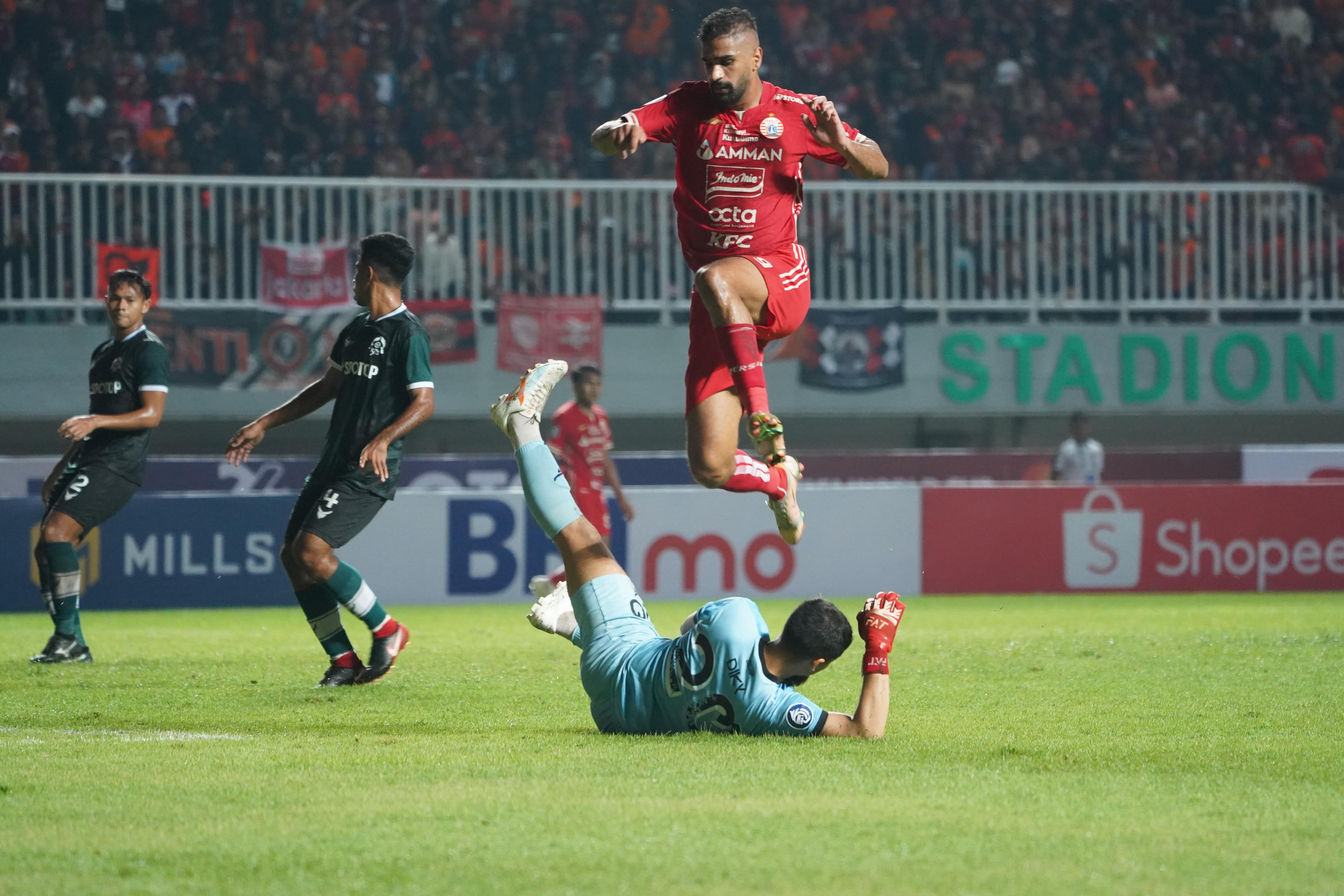 Thomas Doll Bela Abdulla Yusuf Helal yang Masih Mandul di Persija