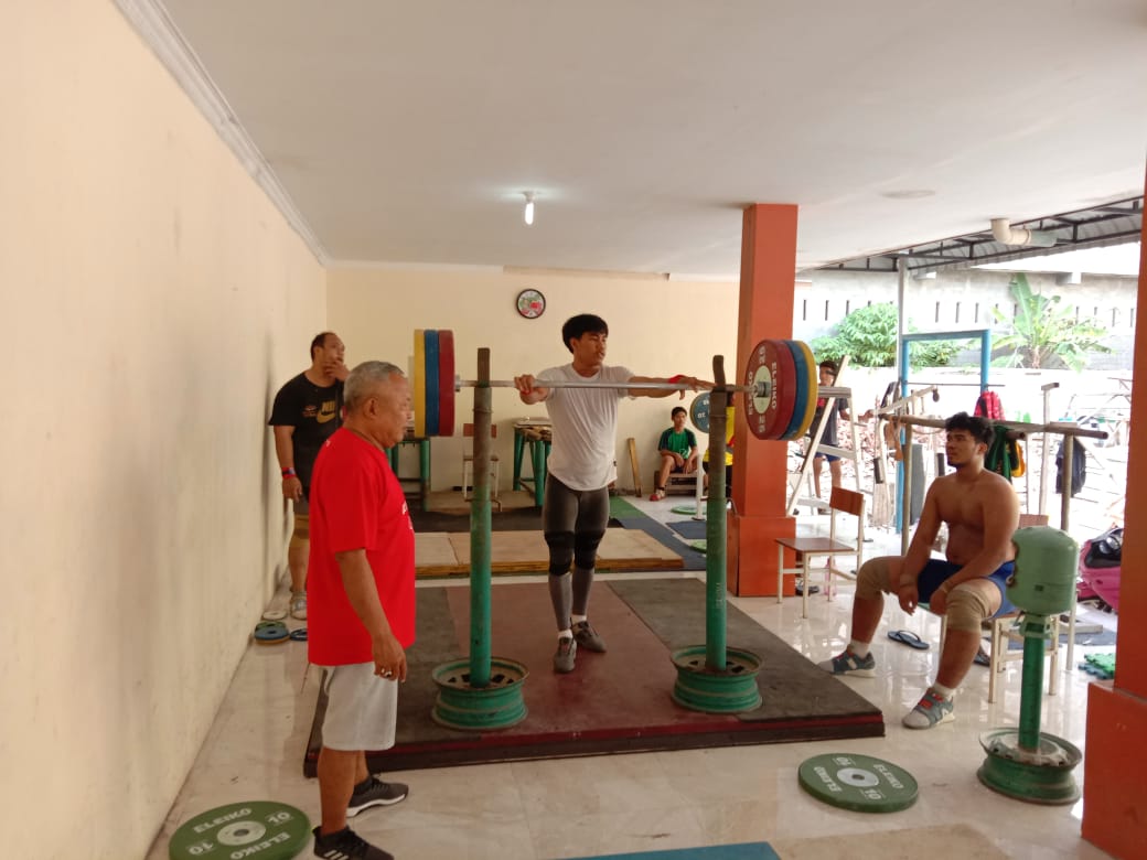 Mimpi Pelatih Angkat Besi Bangkitkan Kejayaan Sumatera Utara