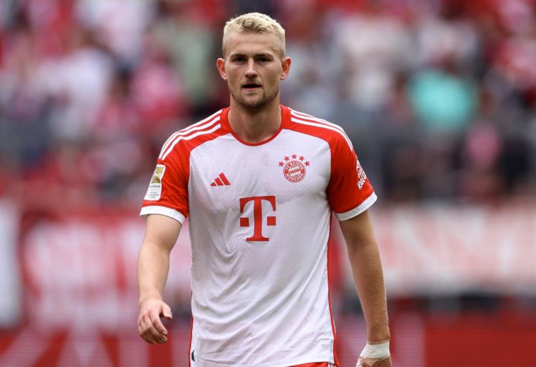 Matthijs de Ligt Diragukan Bisa Jadi Solusi di Lini Belakang Manchester United