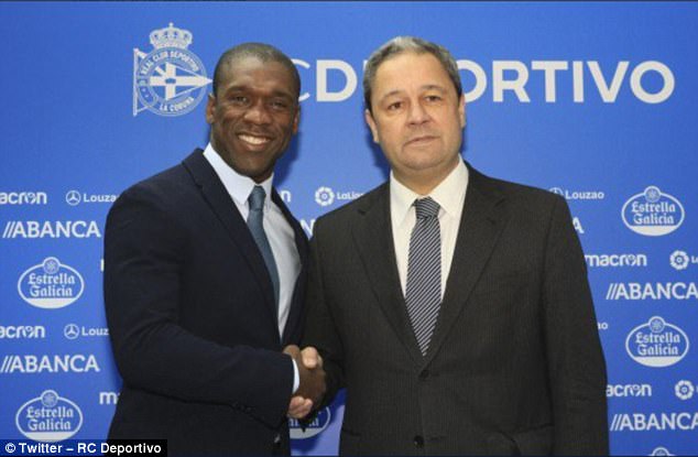 Deportivo La Coruna Berjudi dengan Mendatangkan Clarence Seedorf sebagai Pelatih