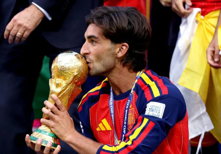 Ferran Torres Buka Suara soal Masa Depannya di Barcelona, Isyaratkan Belum Ambil Keputusan