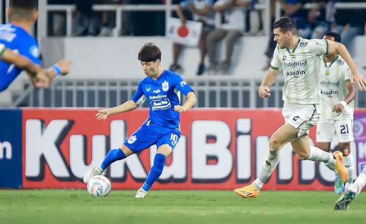 Hasil Liga 1: Dua Penalti dan Dua Kartu Merah Warnai Kemenangan Persib atas PSIS