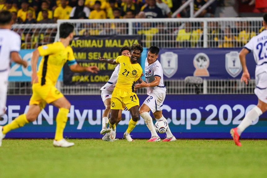 Aksi penggawa Malaysia, Pavithran Gunalan, saat menghadapi Filipina di Piala AFF 2026. (ASEAN United FC)