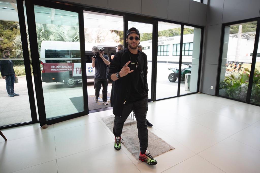 Urusan Utang Pajak Bisa Halangi Kepulangan Neymar ke Barcelona