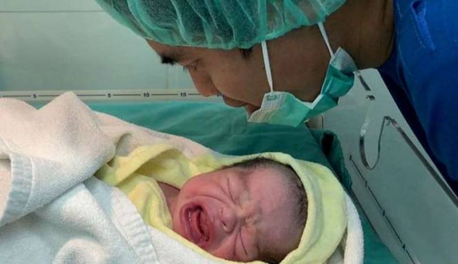 Selamat, Tontowi Ahmad Dikarunia Anak Kedua
