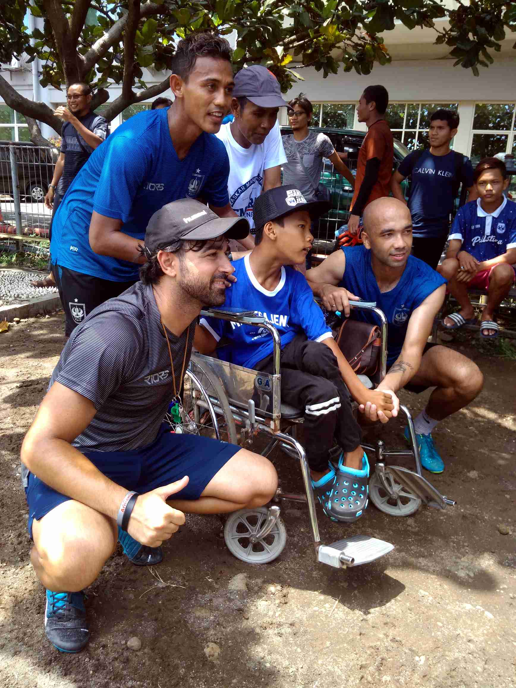 Kisah Loyalitas Anak Disabilitas Berikan Dukungan kepada PSIS Semarang