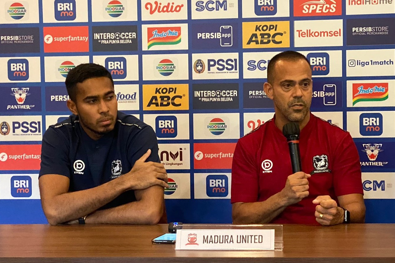 Kiper Madura United Bertekad Buat Barisan Penyerang Persib Frustrasi