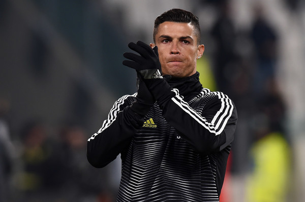 Unggah Foto Selfie di Pesawat Saat Emiliano Sala Hilang, Cristiano Ronaldo Tuai Polemik