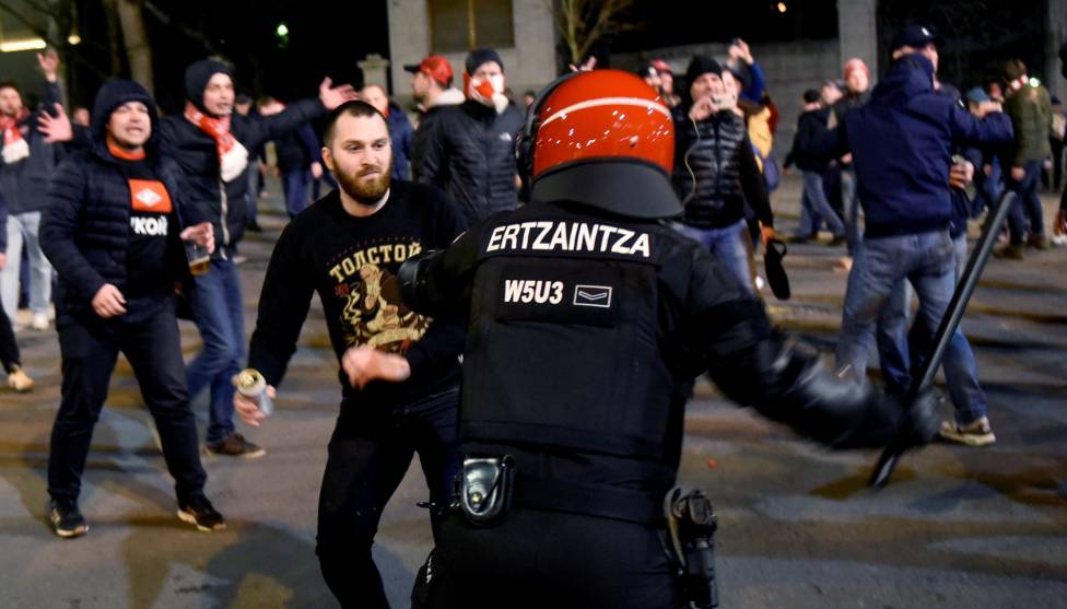 Presiden La Liga Kutuk Aksi Anarkis Ultras Rusia yang Menewaskan Seorang Polisi